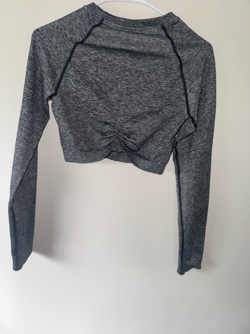 Gymshark Women's Gray Stretch Cropped Long Sleeve Crew Neck Crop Top Size M - Picture 3 of 5